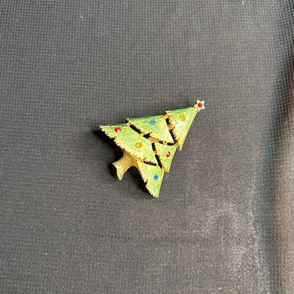 VTG Pretty Gold Tone Metal Christmas Tree brooch. Unbranded. - Picture 3 of 6